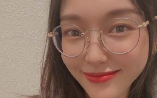 脸小的戴什么眼镜好看，脸小的戴什么眼镜好看一点