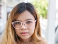 锥形脸女生适合什么眼镜，锥形脸女生适合什么眼镜框